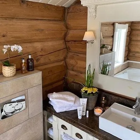 Luxury With Hot Tub & Cold Plunge In Feriehus Trysil